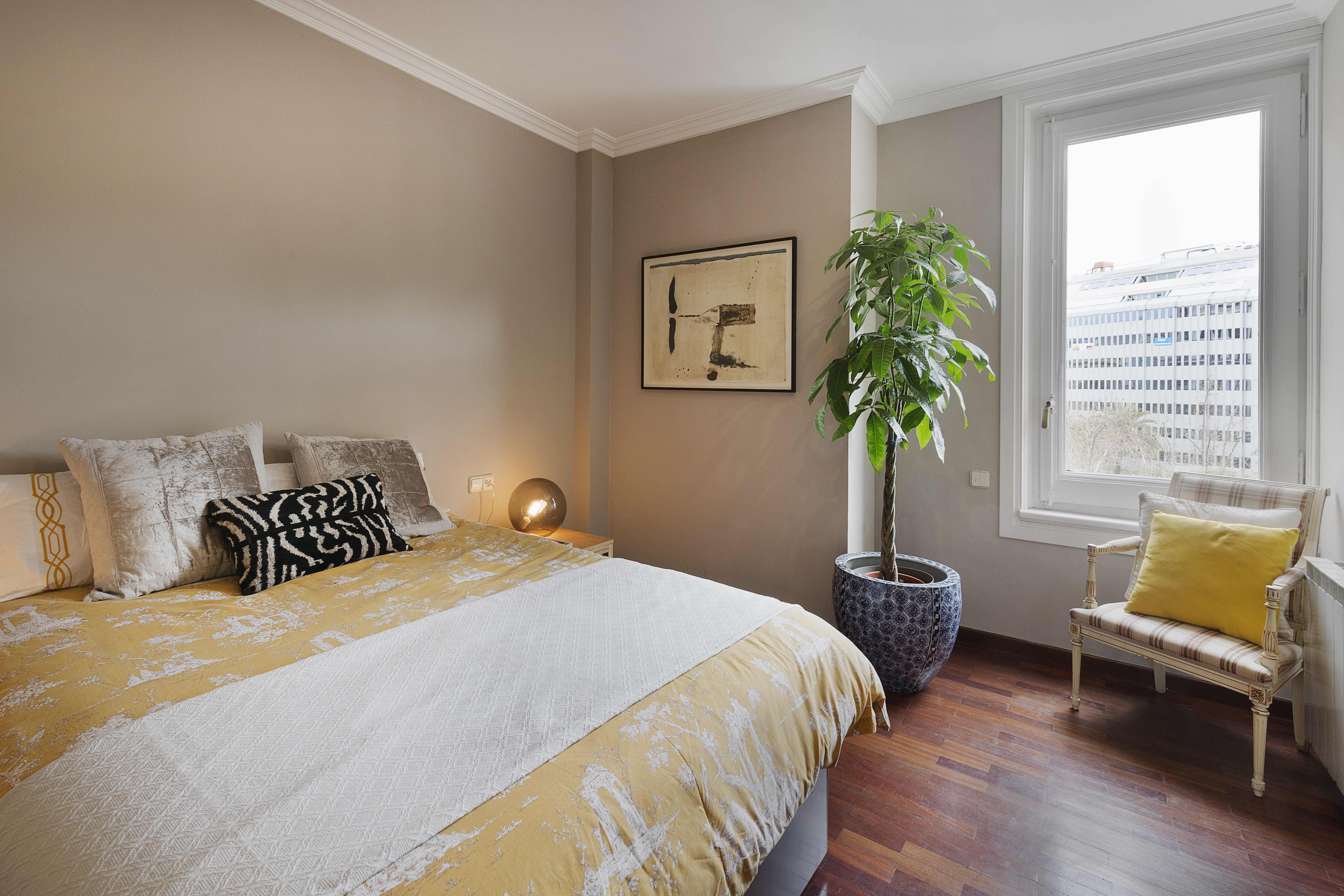 House Tour An Eclectic Modern Barcelona Apartment Apartment Therapy